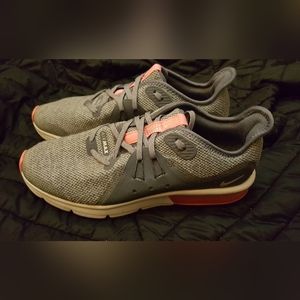Women's Nike Air Max Sequent Running shoes size 7